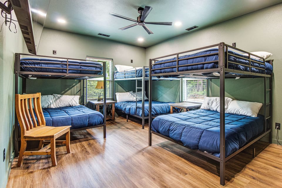 White River Retreat! Family Cabin Cottage in Arkansas