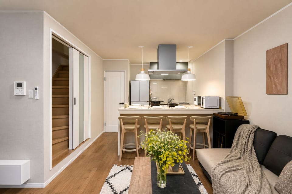 Family House, 4 Bedrooms, Non Smoking, Kitchen | Living area