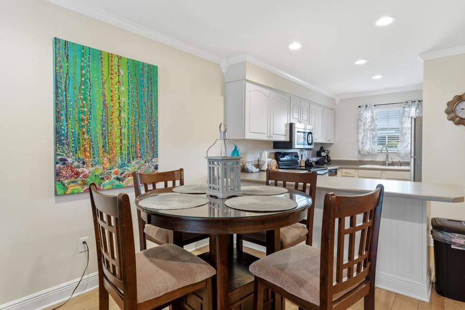 Condo, 1 Queen Bed with Sofa bed (Seaside Beach & Racquet 2101) | Dining