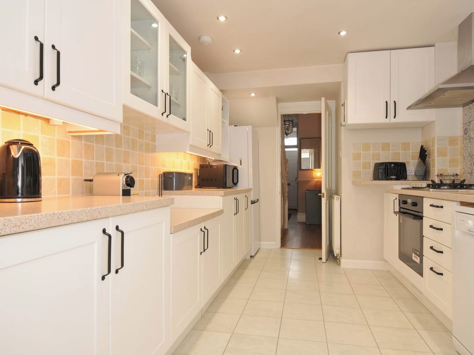 Dishwasher, cookware/dishes/utensils