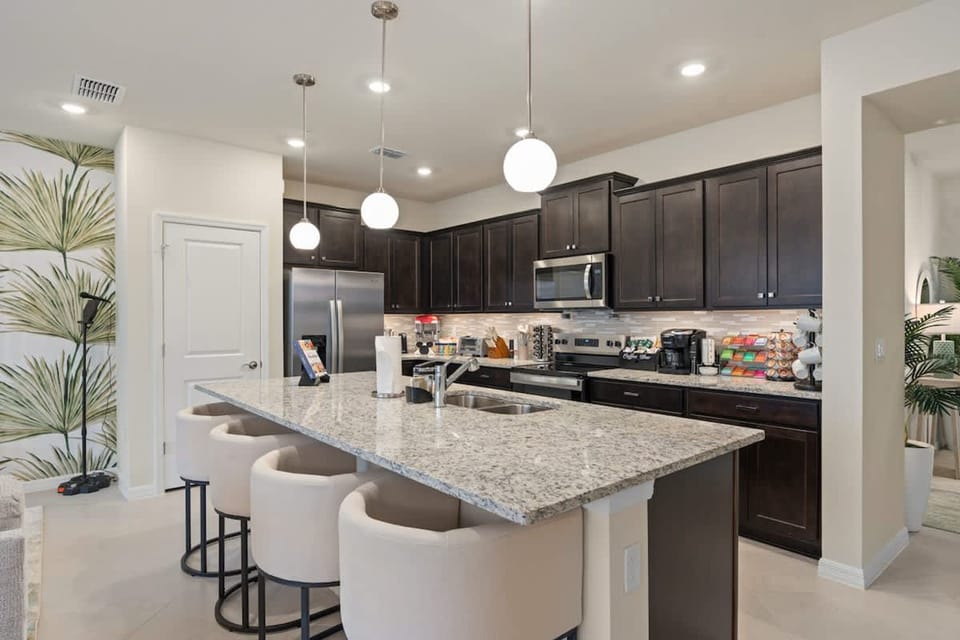 House | 5 bedrooms, high-speed internet