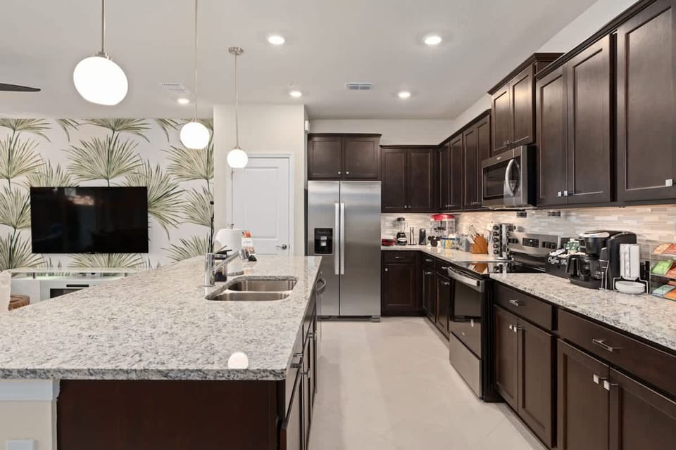 House | 5 bedrooms, high-speed internet