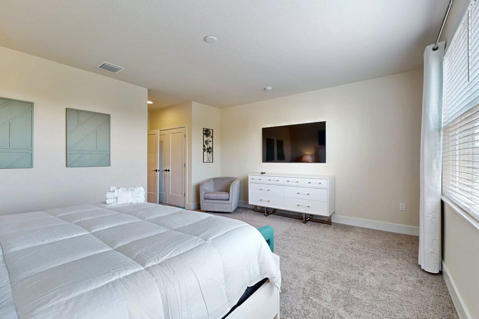 House, Multiple Beds, Pool View (Serenity Cove) | 3 bedrooms, individually decorated, individually furnished, bed sheets