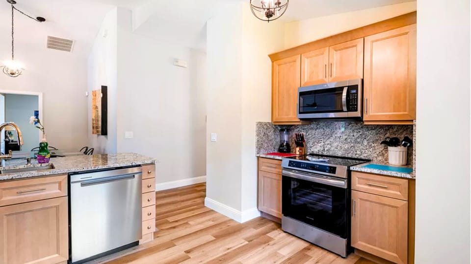 House, Multiple Beds, Pool View (Whispering Waters Villa) | Private kitchen