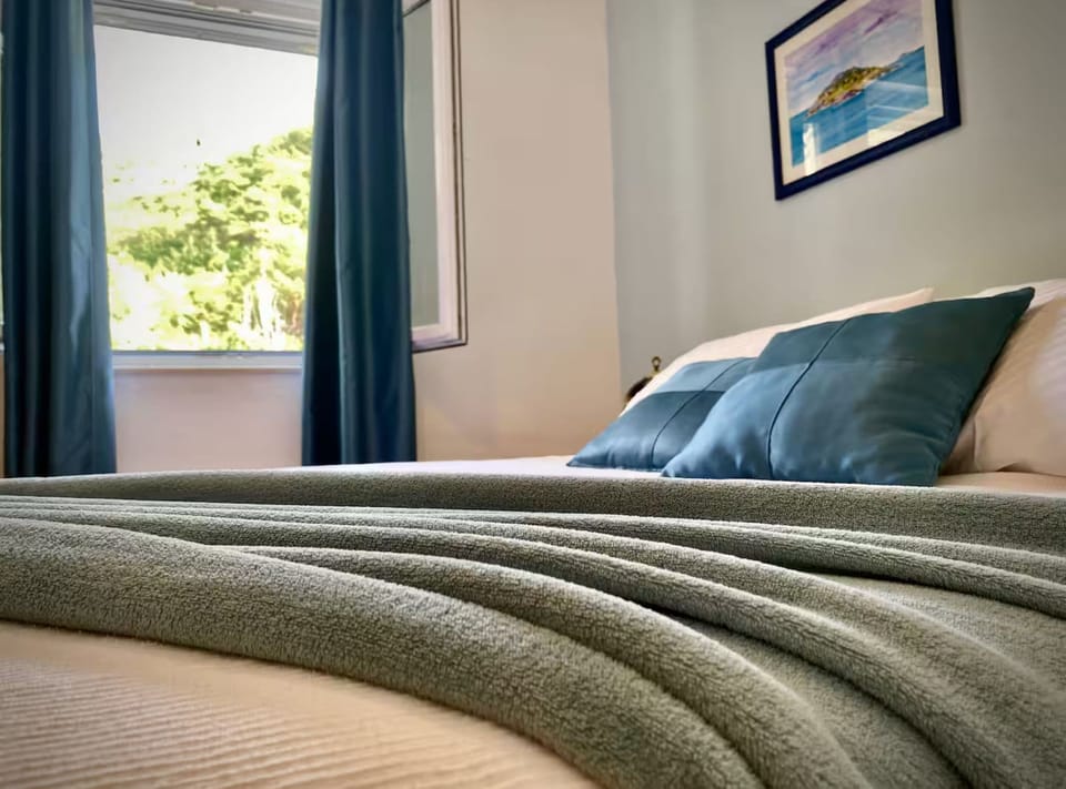 Apartment (Superior One Bedroom Apartment with S) | 3 bedrooms, cribs (surcharge), WiFi (free)