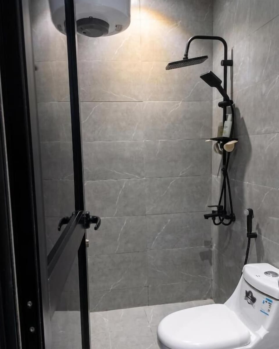 Studio | Bathroom
