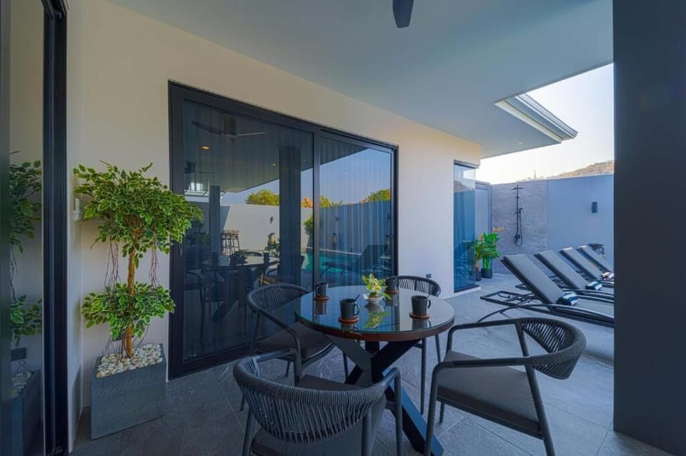 Villa, 2 Bedrooms, Non Smoking, Private Pool | Outdoor dining