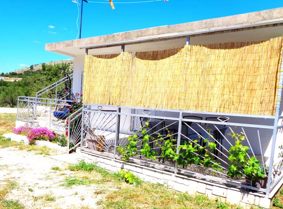 House (Holiday Home Sunny Retreat - With Ter) | Terrace/patio