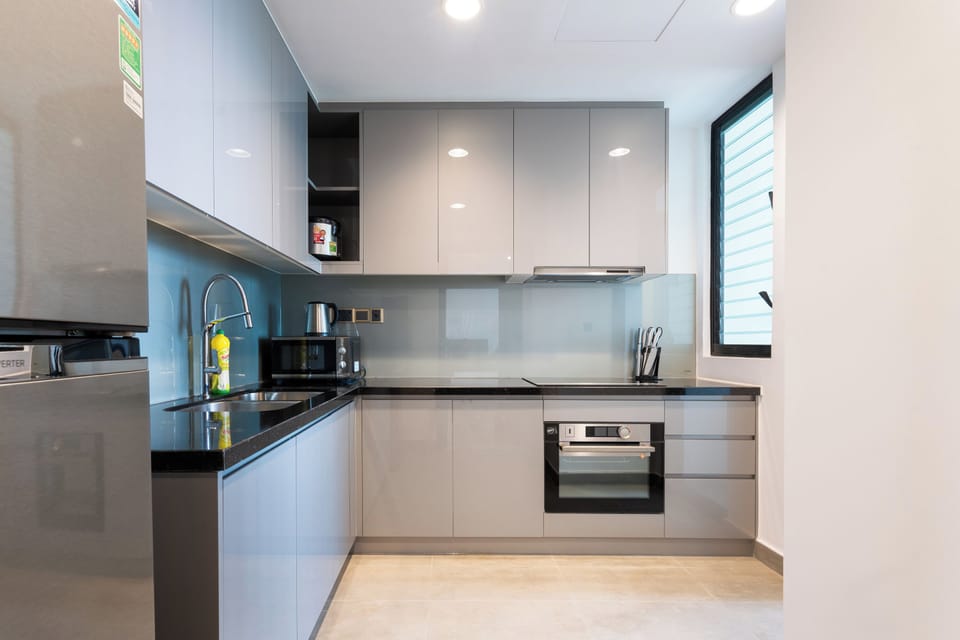 Luxury Apartment, City View | Private kitchen