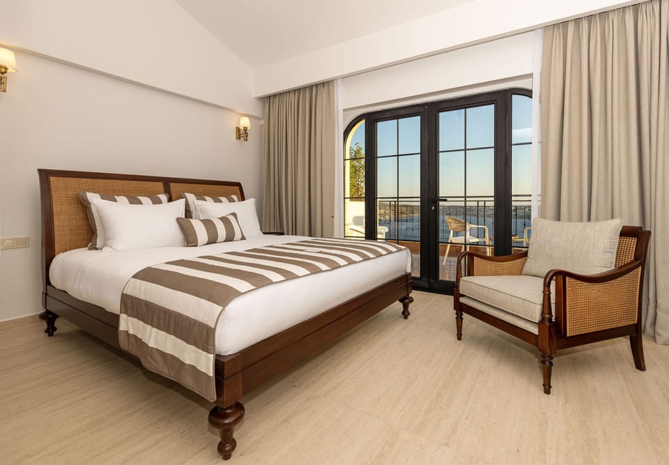 Design Room, Balcony, Sea View | Premium bedding, minibar, in-room safe, WiFi (free)
