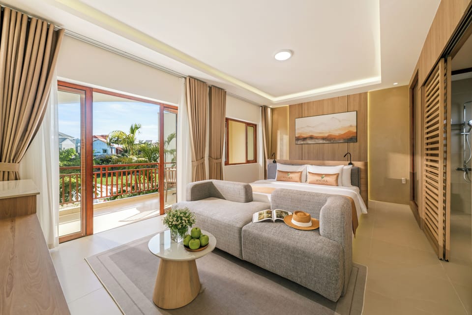 Deluxe Suite, City View, Tower | Premium bedding, minibar, in-room safe, soundproofing