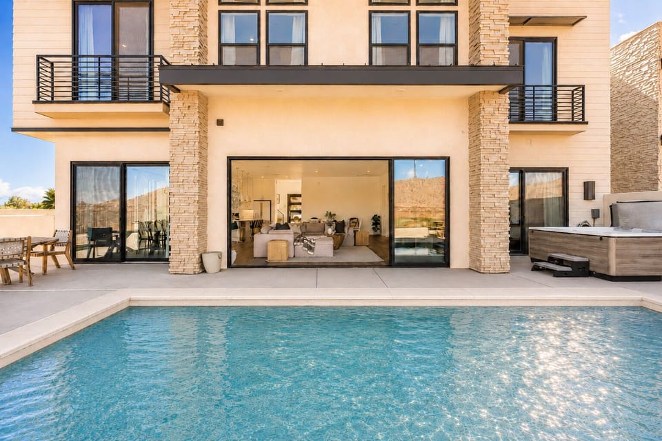 House, Multiple Bedrooms | Pool