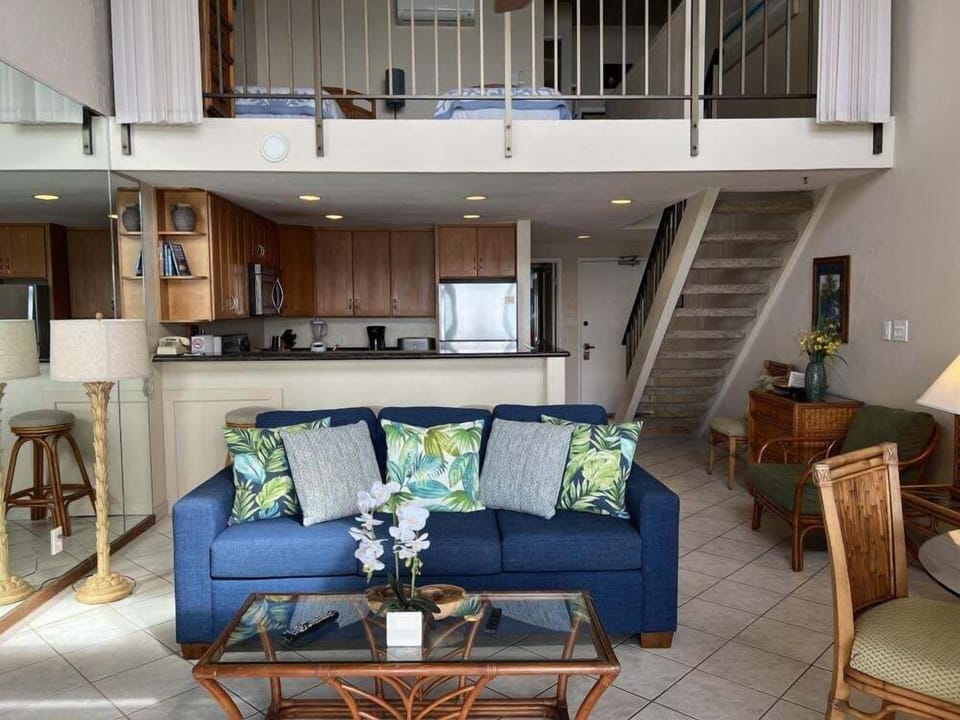 Condo, 1 Bedroom | Living area