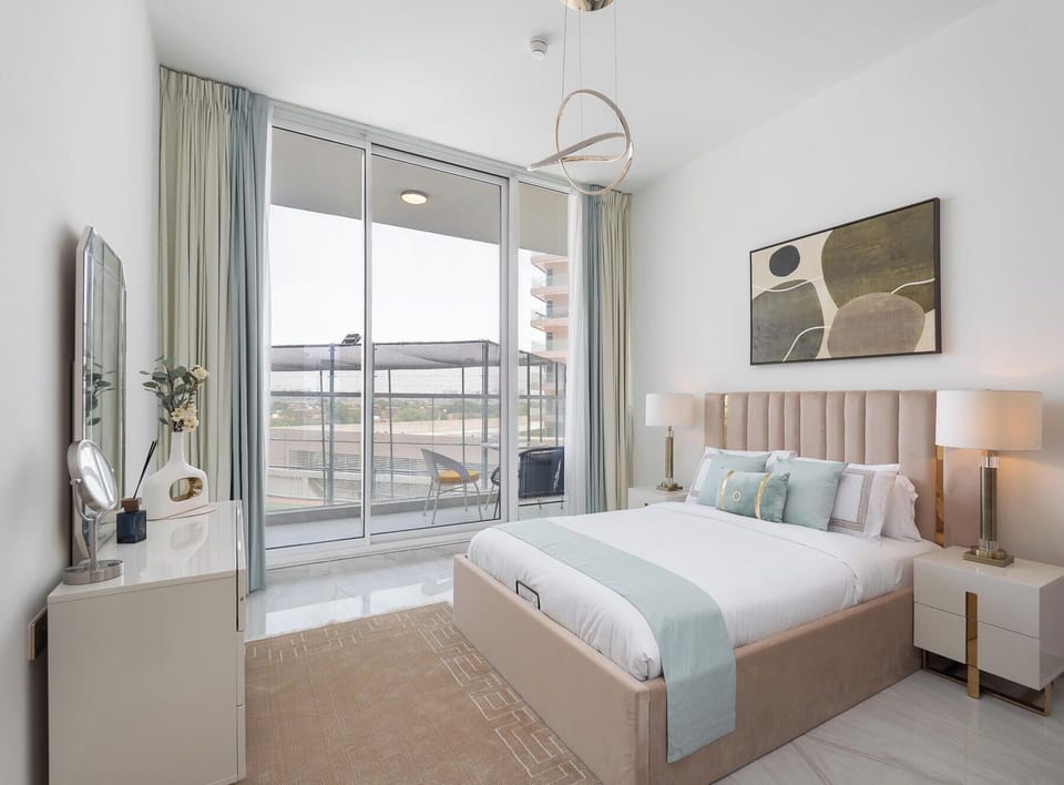 Deluxe Apartment, Balcony, City View | Egyptian cotton sheets, premium bedding, in-room safe, blackout drapes