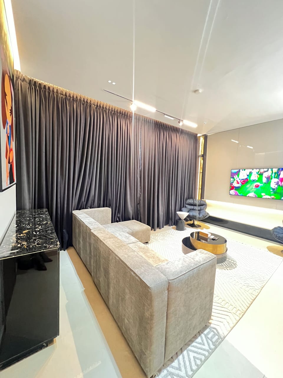 Executive Studio Suite, City View | Living area