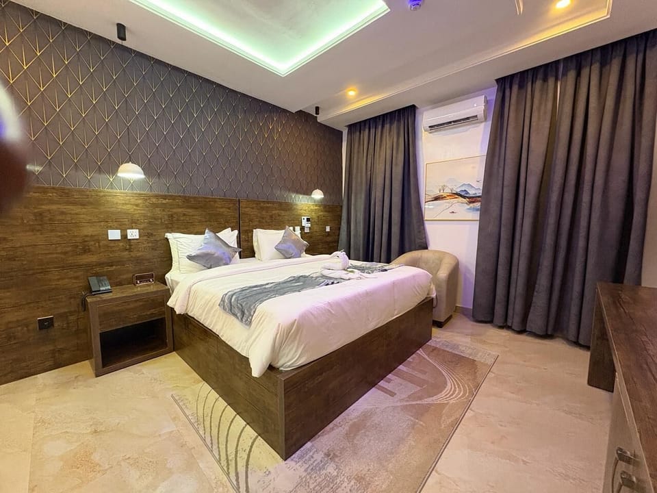 Superior Room, Non Smoking | Desk, free WiFi