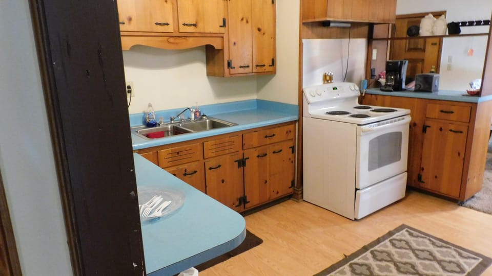 Suite | Private kitchen | Shared fridge