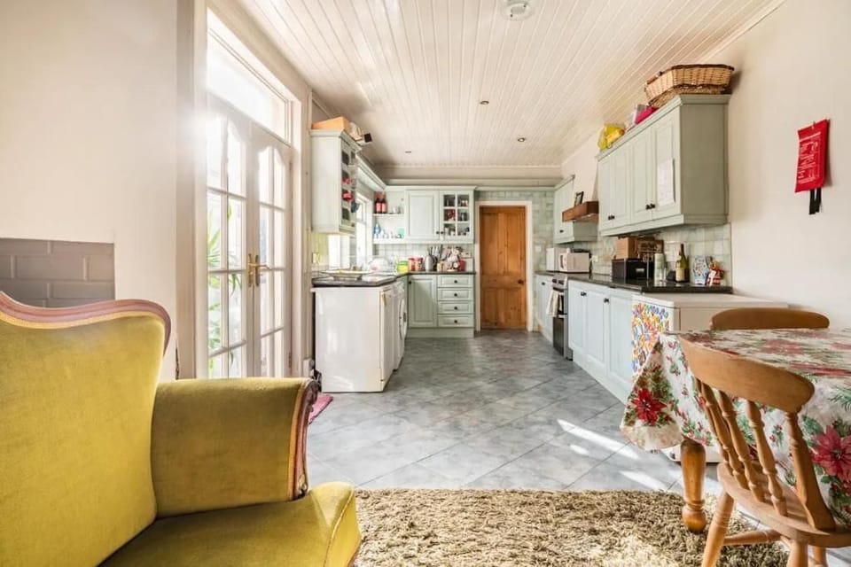 Superior Townhome | Private kitchen