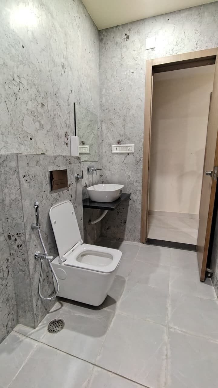 Superior Double Room | Bathroom | Shower, slippers, towels, soap