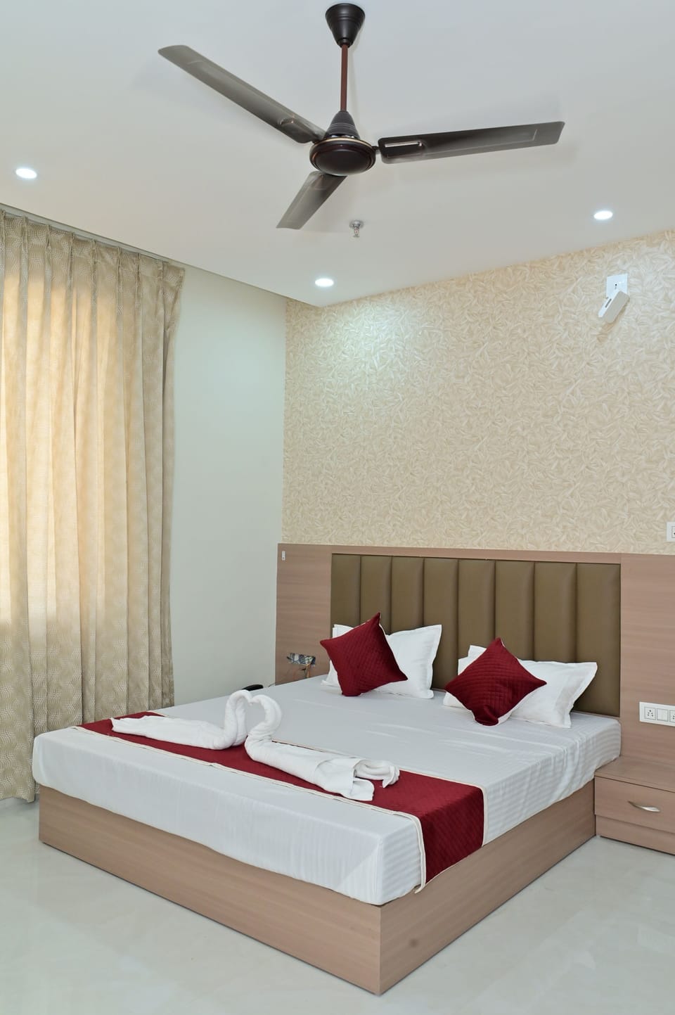 Deluxe Double Room | Soundproofing, iron/ironing board, free WiFi