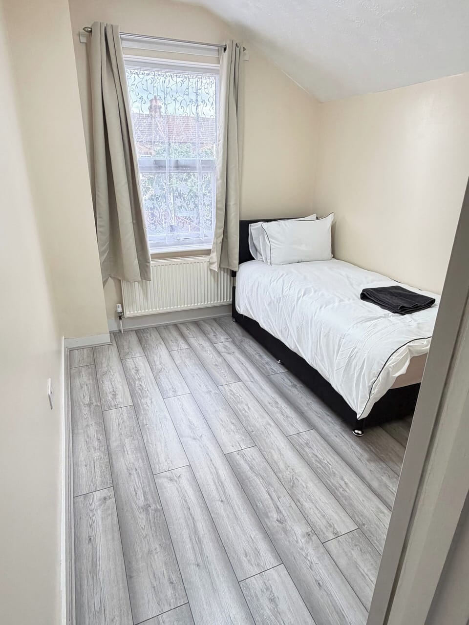 3 bedrooms, free WiFi, bed sheets