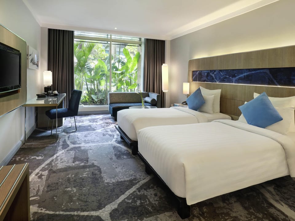 Deluxe Room, 2 Twin Beds | 1 bedroom, minibar, in-room safe, desk