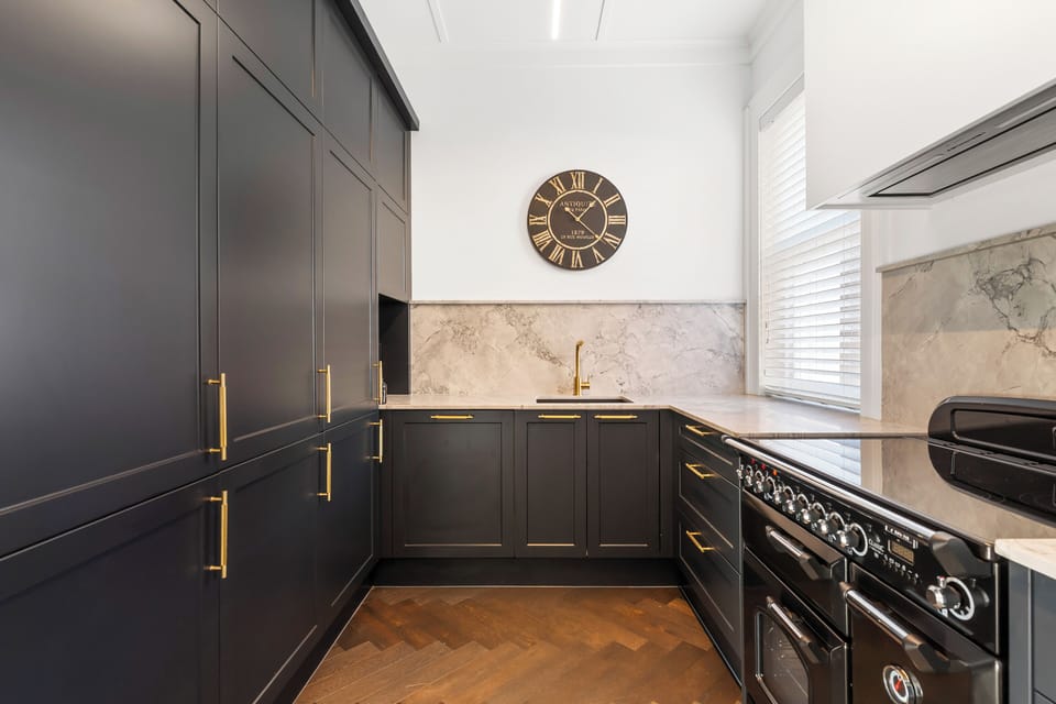 Luxury House | Private kitchen | Coffee/tea maker, electric kettle, toaster