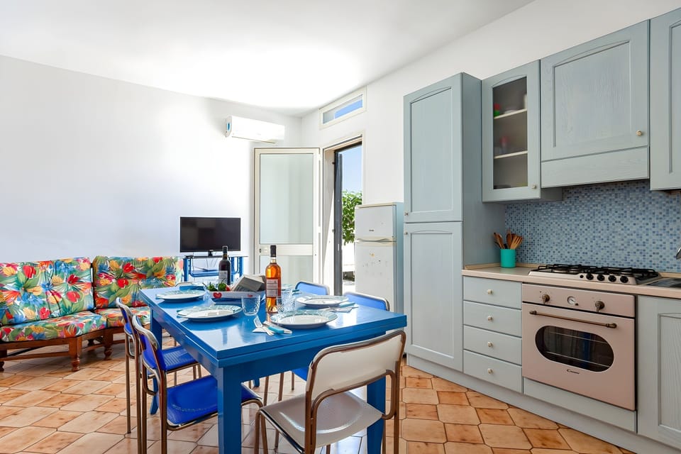 Family Villa, 3 Bedrooms, 2 Bathrooms (Casa Spiaggiabella Near The Sea) | Private kitchen