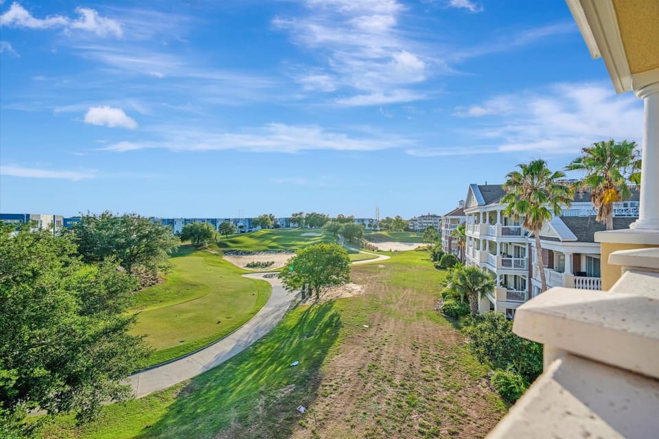 Deluxe Apartment, 3 Bedrooms, Golf View | Property grounds