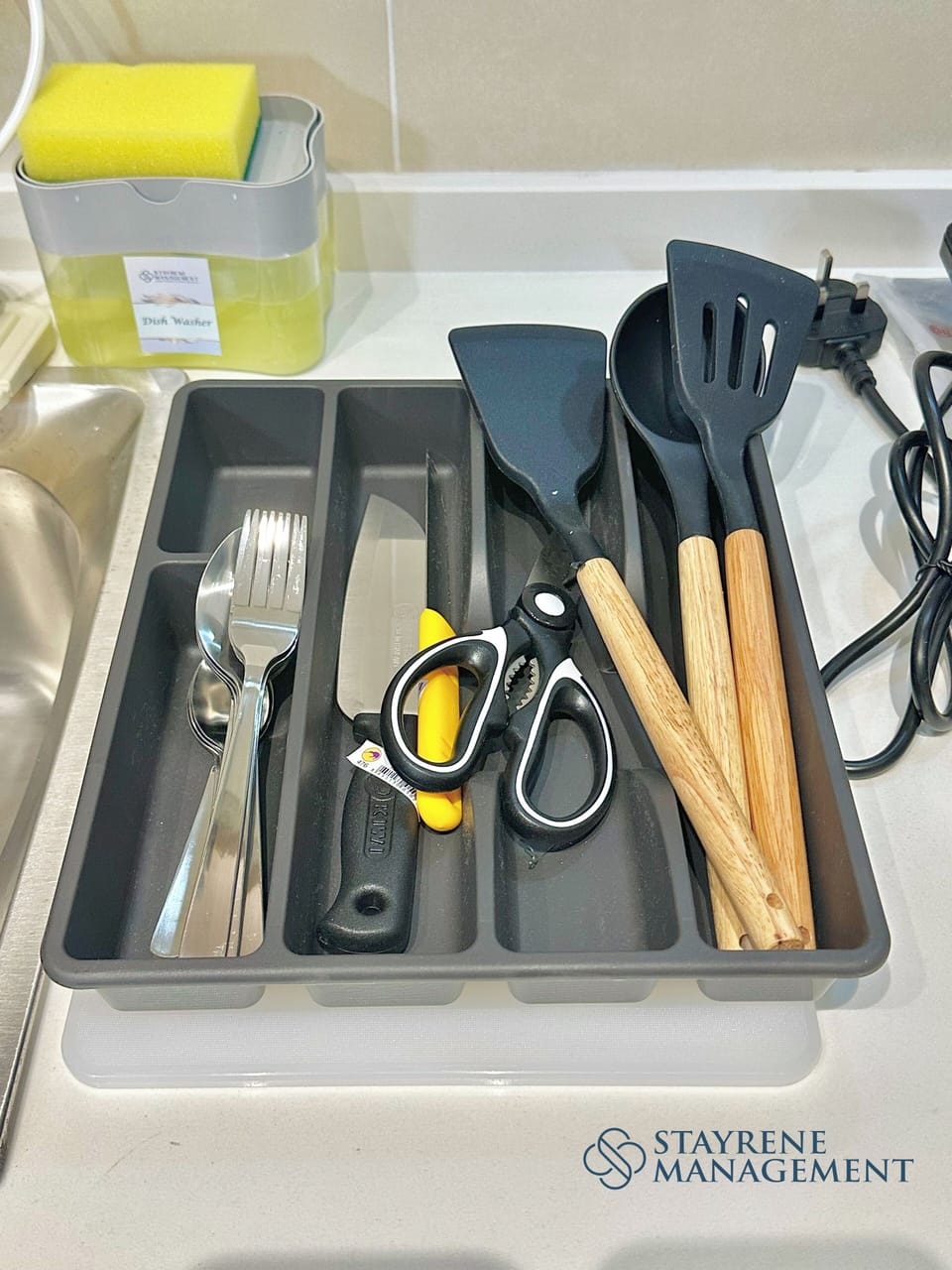 Basic Apartment, Non Smoking | Private kitchen
