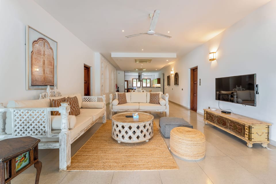 Deluxe Apartment, Sea View | Living area