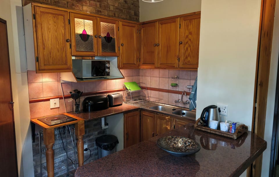 Junior Apartment, Patio, Garden View | Private kitchen | Electric kettle