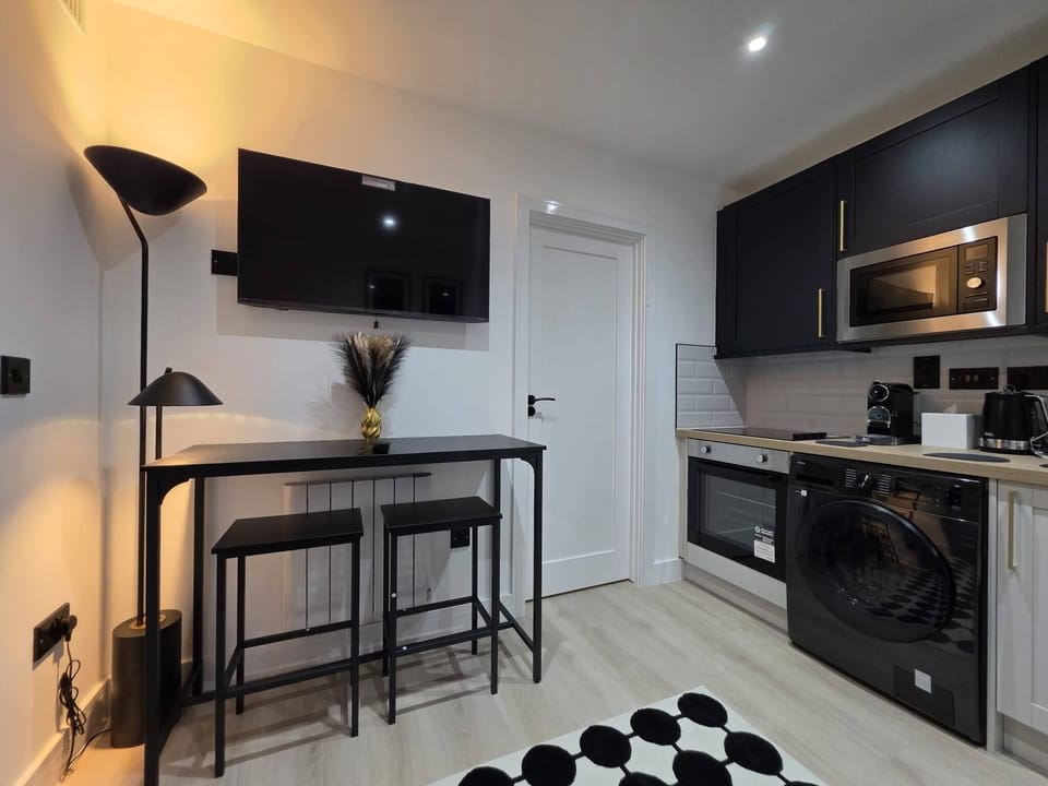 Loft, 1 Bedroom | Private kitchen