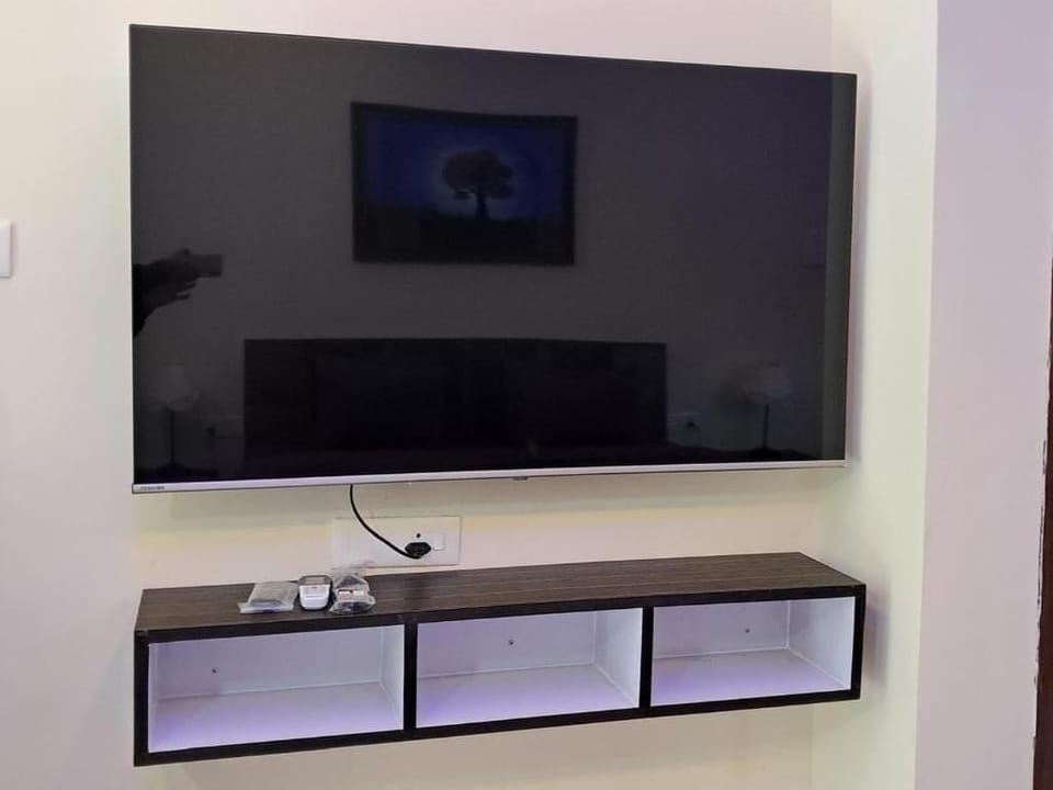 Deluxe Room, Balcony | Interior