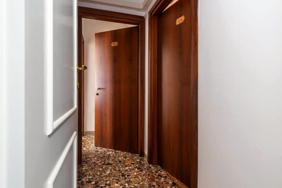 Classic Quadruple Room, City View | Interior