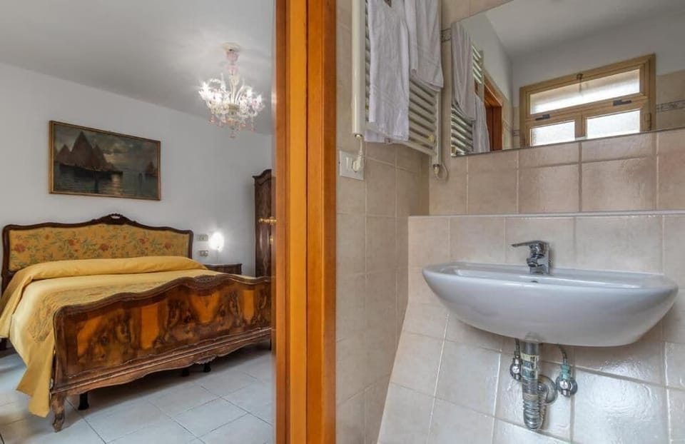 Comfort Double Room, Garden View | Bathroom