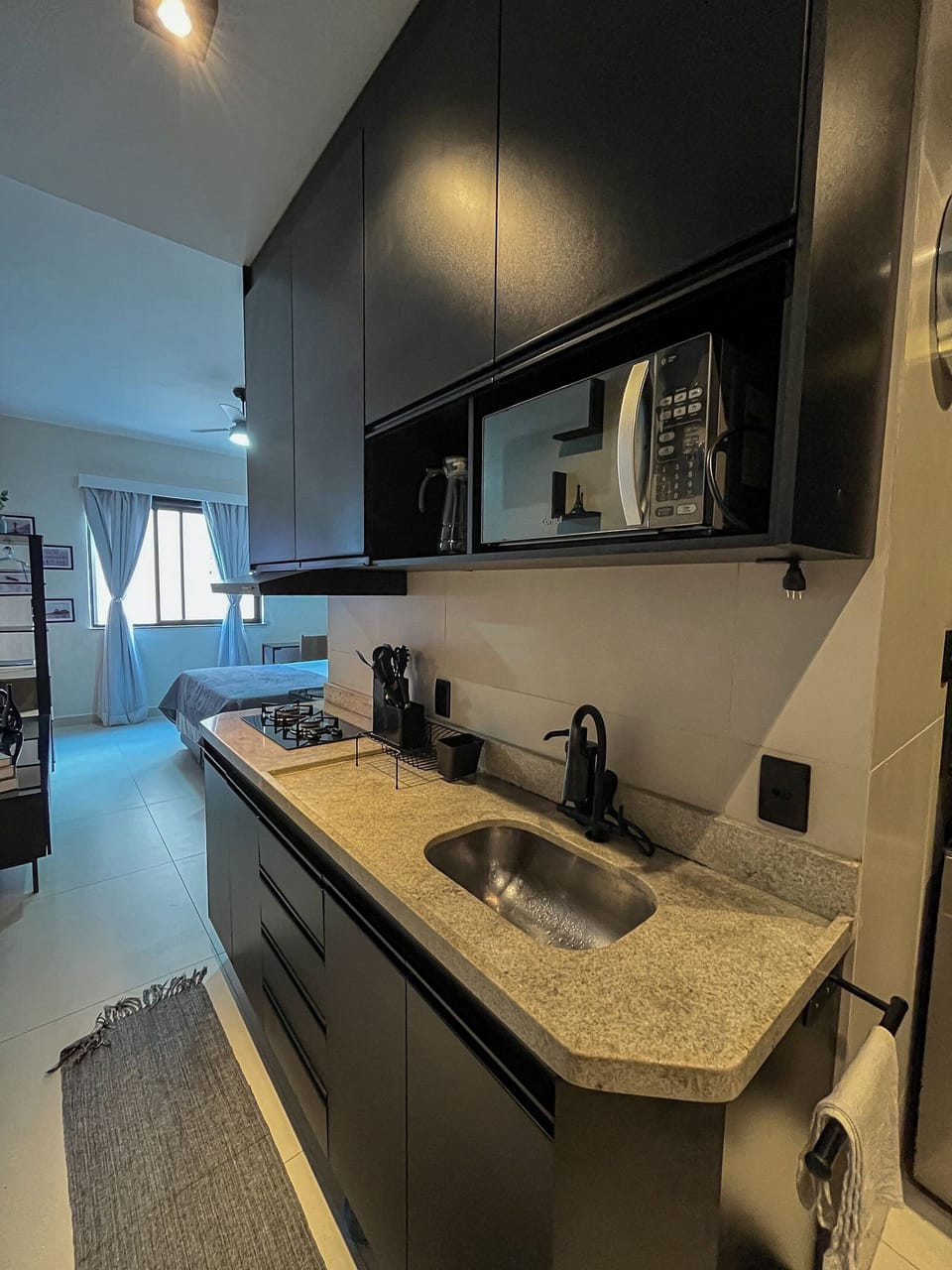 Basic Apartment | Private kitchen | Fridge, microwave, oven, stovetop