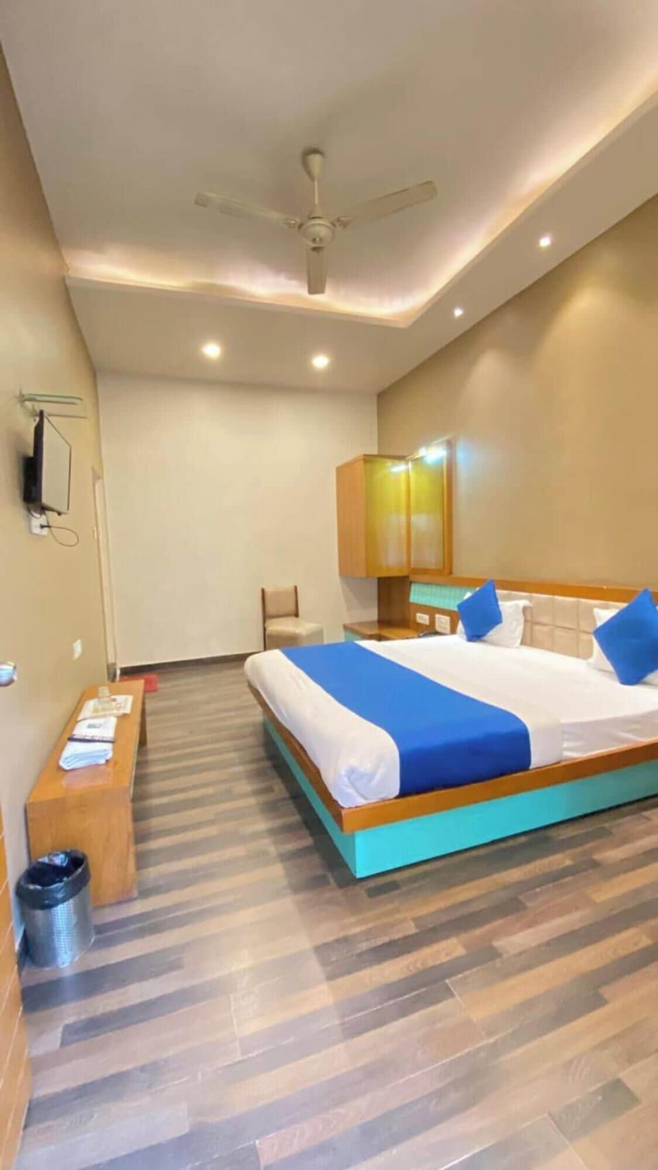 Deluxe Double Room, City View | Desk, free WiFi