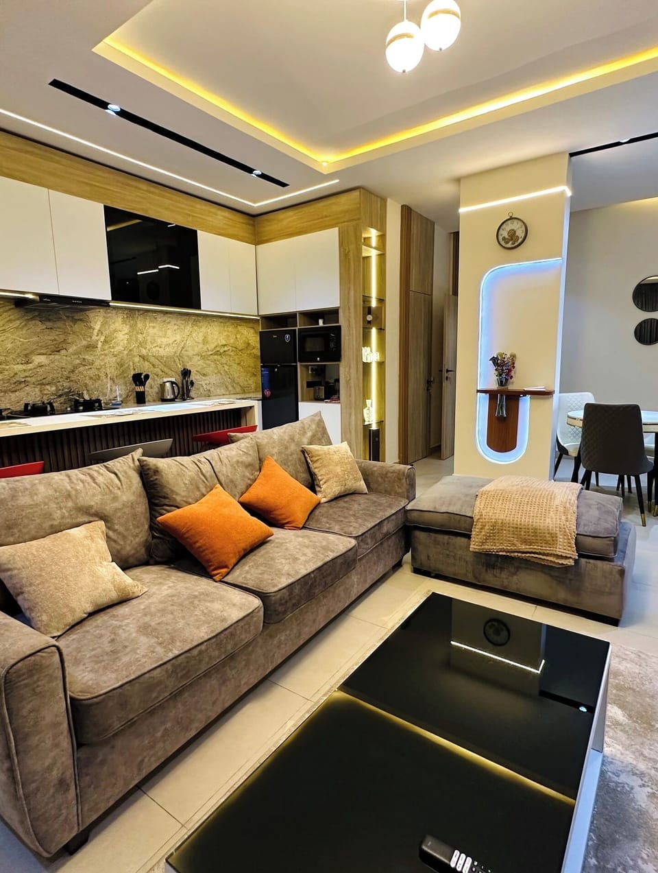 Economy Apartment, Balcony, City View | Living area