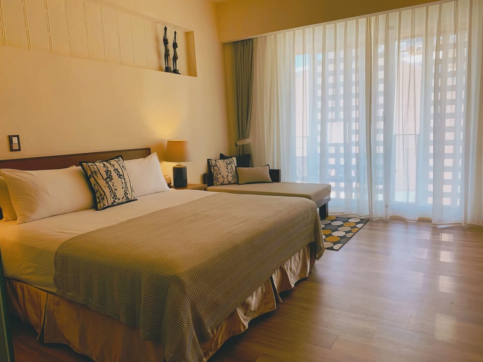 Comfort Double Room, 1 Queen Bed, Hot Tub | Blackout drapes, soundproofing, iron/ironing board, free WiFi