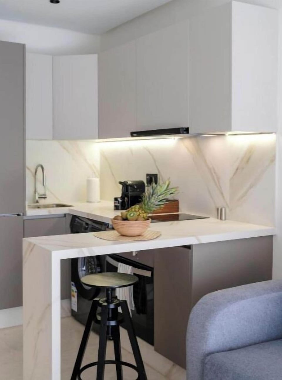 Standard Apartment, City View | Private kitchen | Fridge, oven, cookware/dishes/utensils