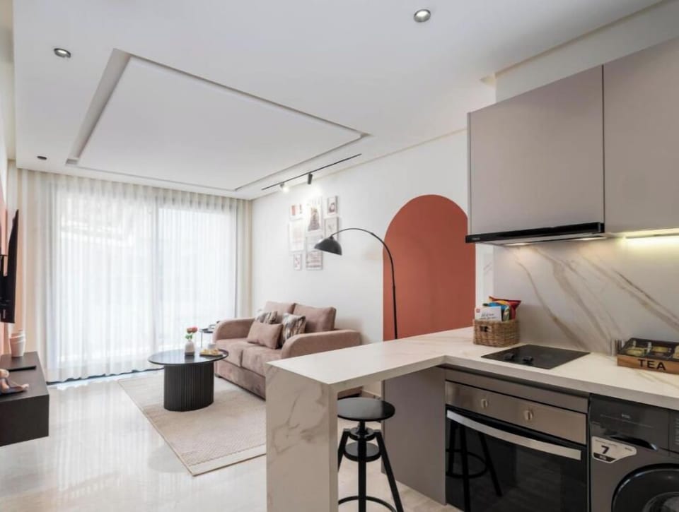 Standard Apartment, City View | Private kitchen | Fridge, oven, cookware/dishes/utensils