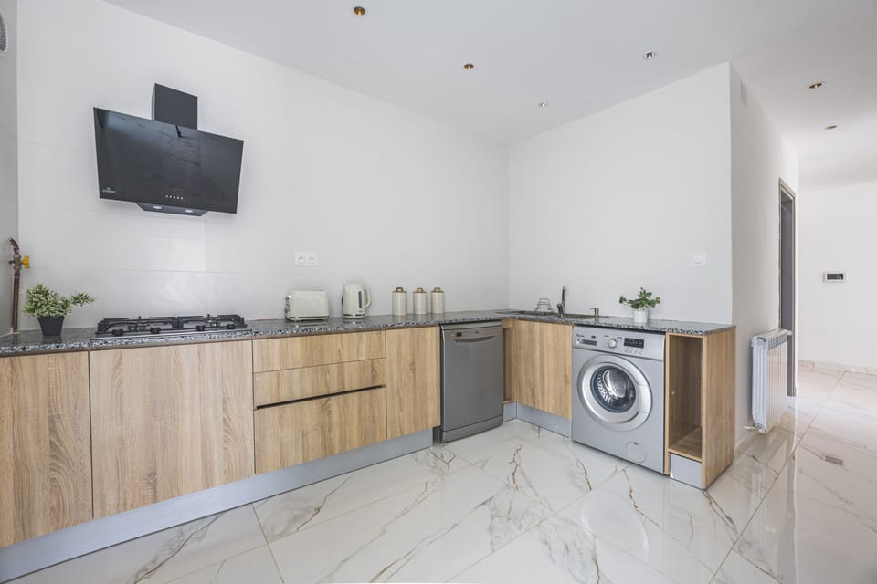 Apartment | Private kitchen | Fridge, oven, stovetop, cookware/dishes/utensils