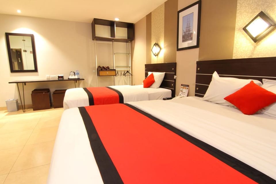 Super Deluxe | Bathroom | Shower, free toiletries, hair dryer, slippers