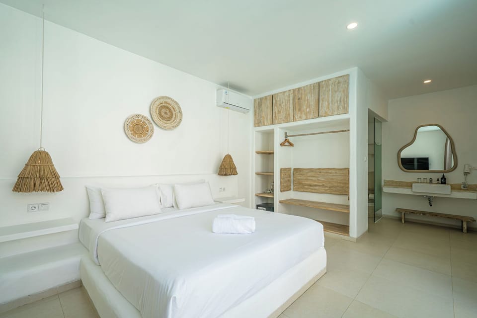 Villa, 2 Bedrooms, Patio, Pool View | In-room safe, blackout drapes, WiFi (free), bed sheets