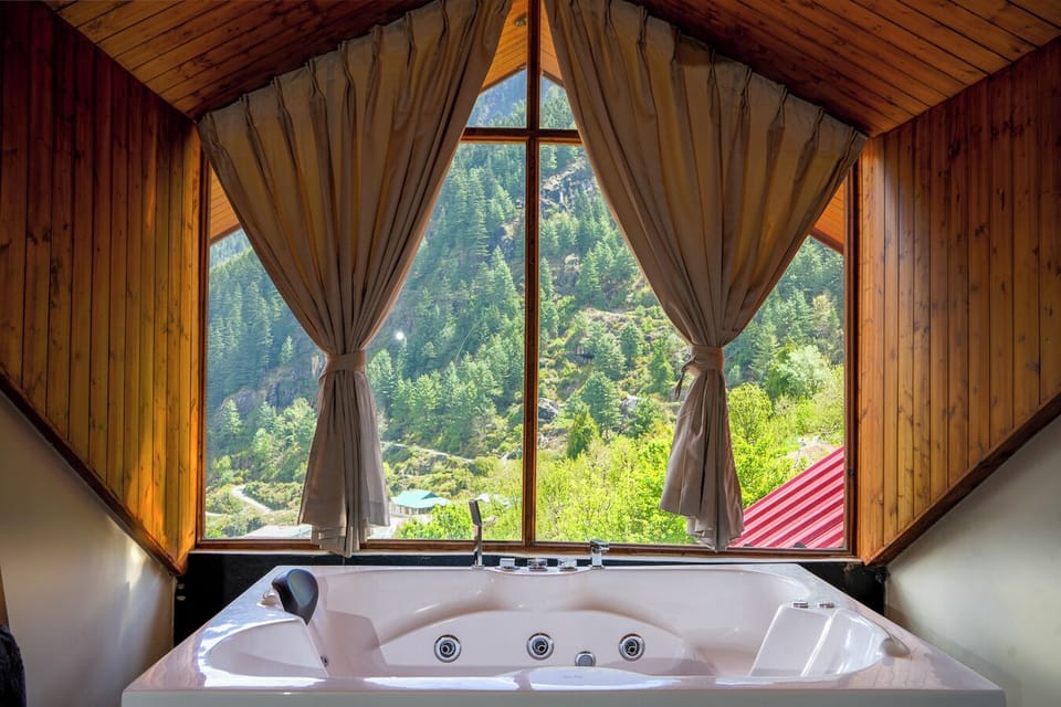 Suite, Balcony, Hill View | Bathroom | Towels, soap, shampoo, toilet paper