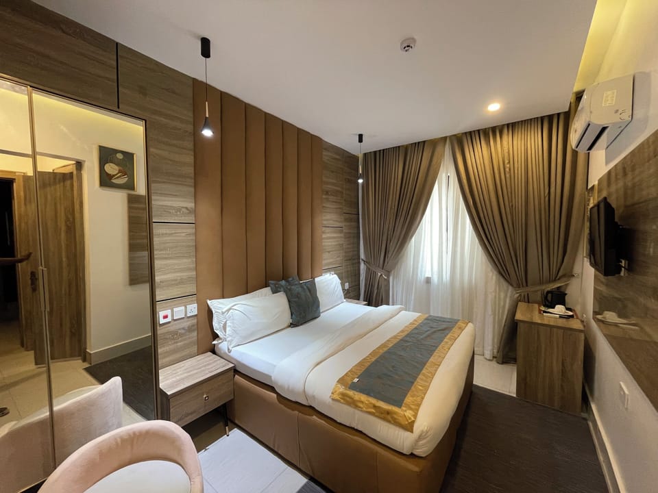 Standard Suite, City View | Desk, laptop workspace, free WiFi
