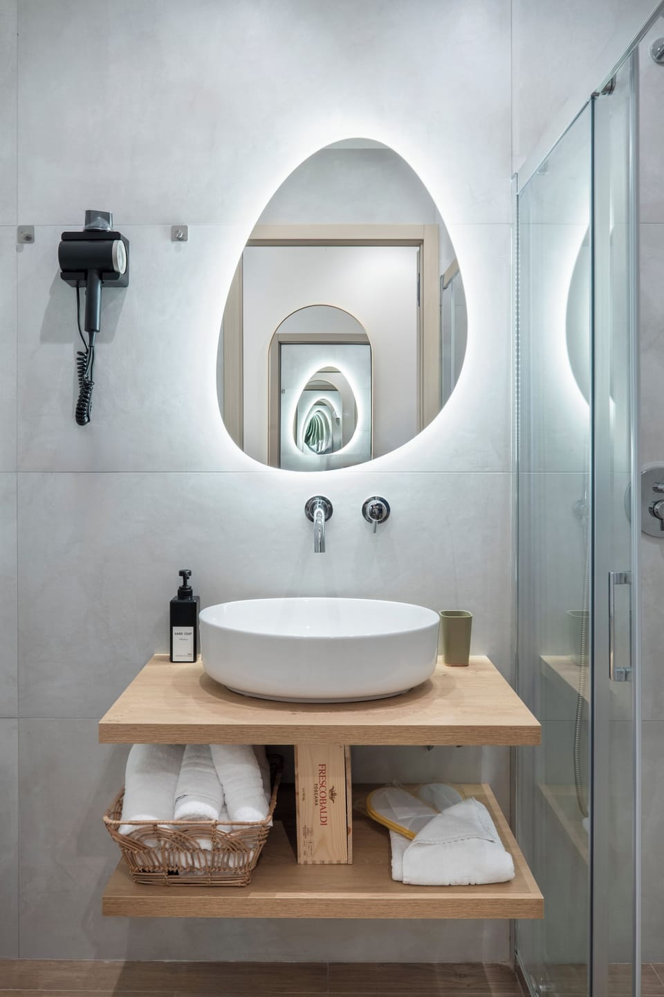 Standard Double Room | Bathroom