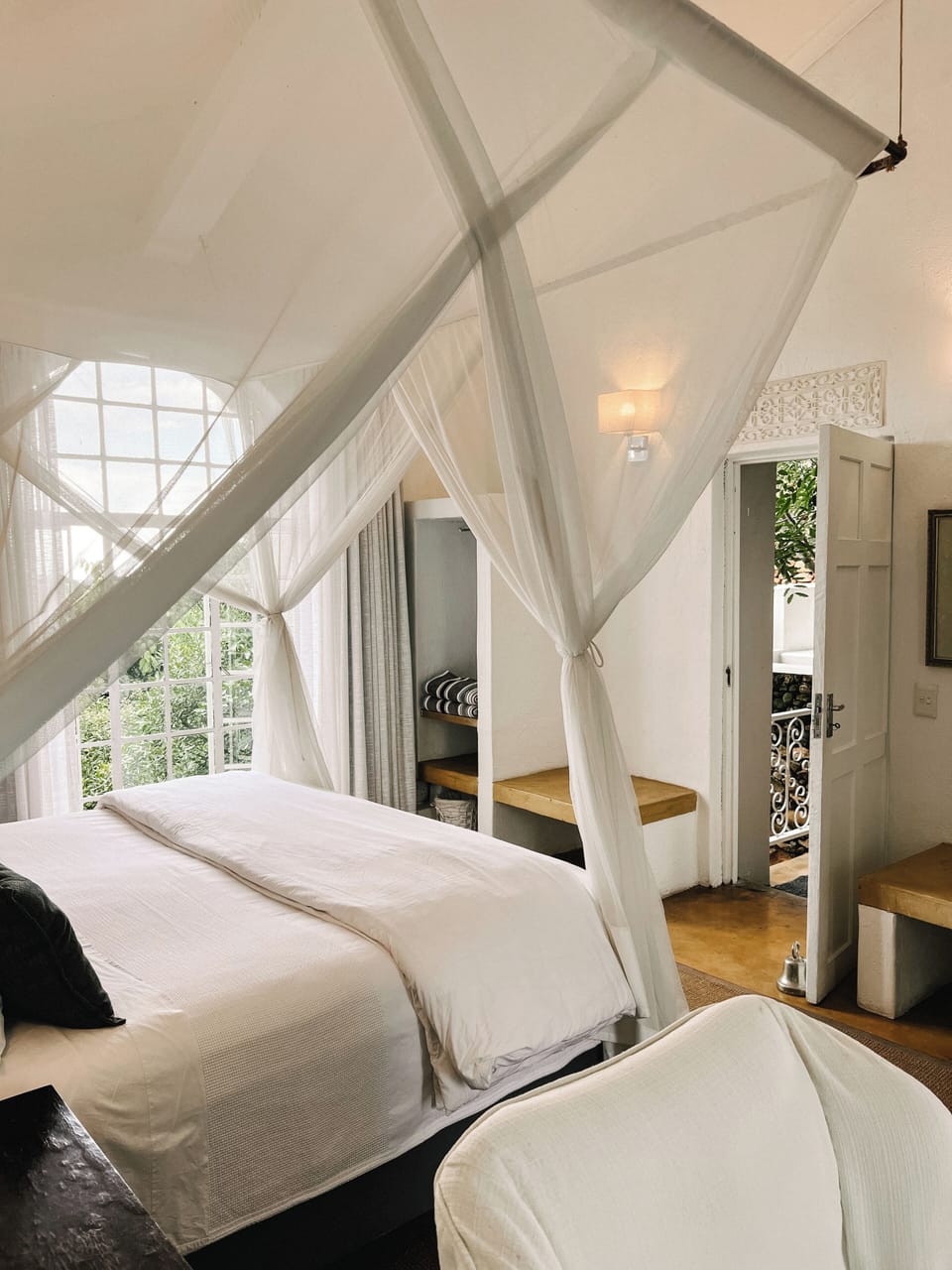 Couple Bed and Breakfast en-suite | In-room safe, desk, laptop workspace, WiFi (free)