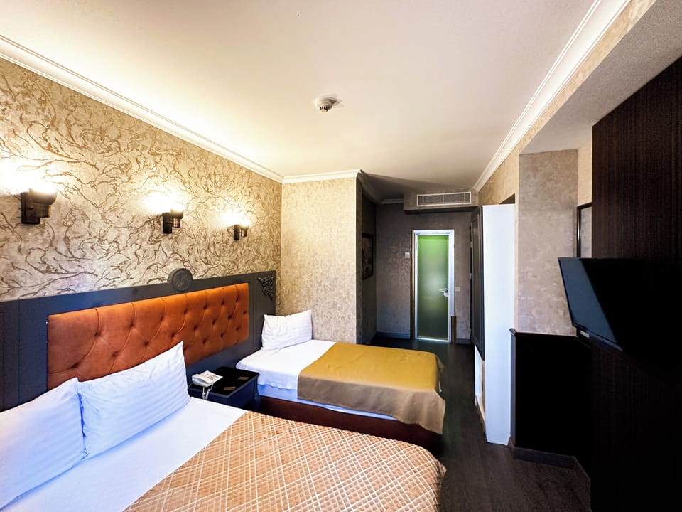 Basic Triple Room, City View | WiFi (free)